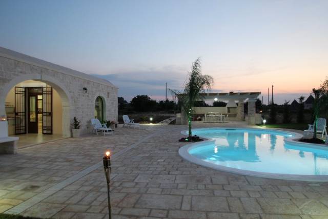 pool terrace.jpg